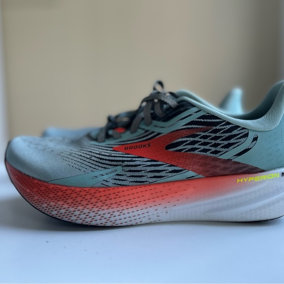 Brooks Hyperion Max - Women’s size 9 - Picture 12 of 12